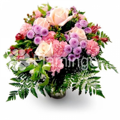 A bouquet of various flowers in pink and purple colors ‘Veronica’